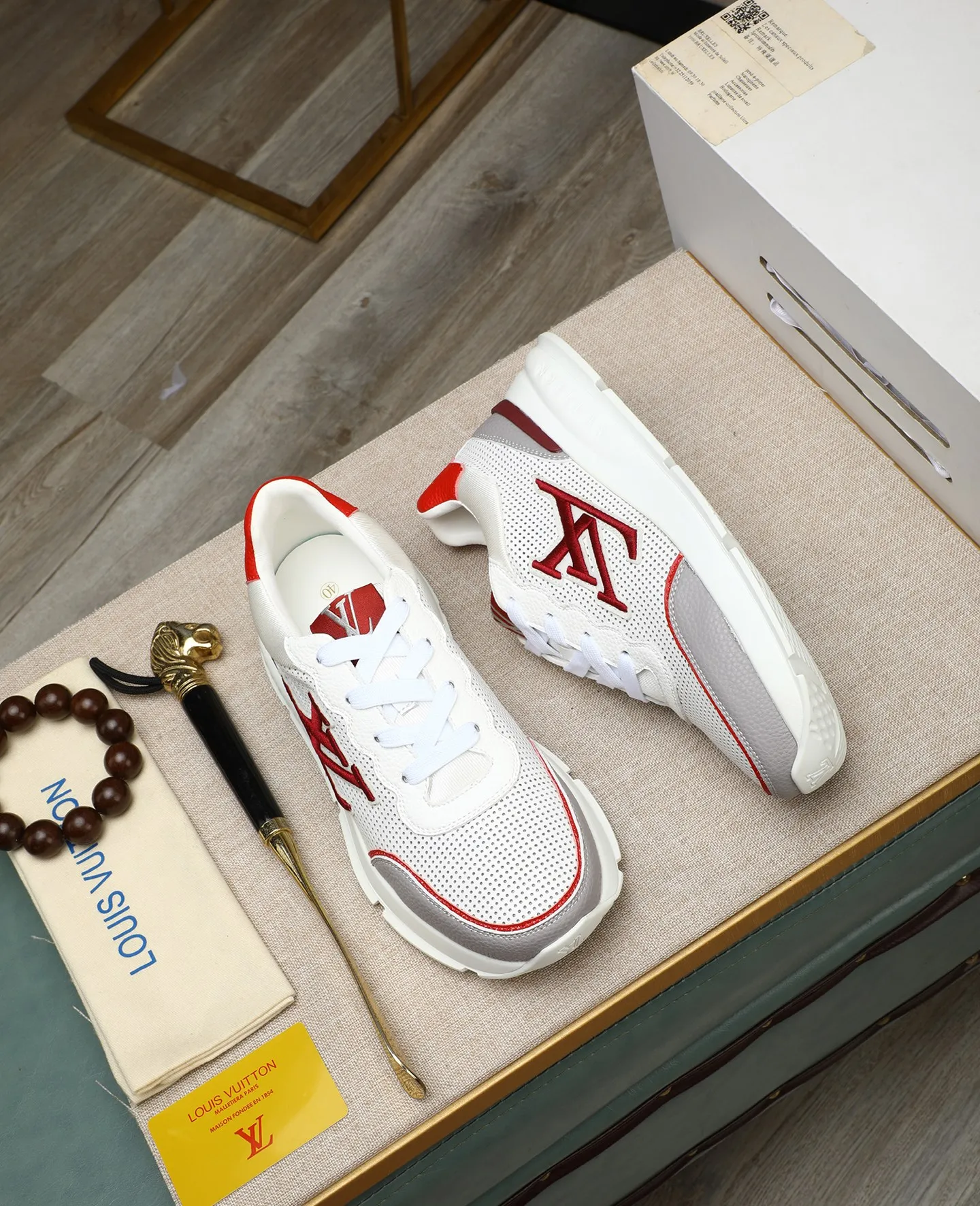 Men's shoes 💰460 📛📛【LOUIS VUITTON】Louis Vuitton official website synchronized new products 👟Milan fashion catwalk style 🇰🇾🇰🇾LV family logo, celebrity style, a must-have for fashionistas ⚠️First-layer calfskin ➕Genuine leather lining ➕Official website original version special outsole 👞Number 38-44